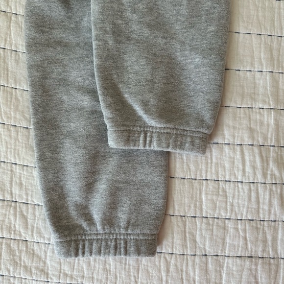 aritzia tna sweatpants size small sweat fleece cozy fleece perfect fit - Picture 2 of 4